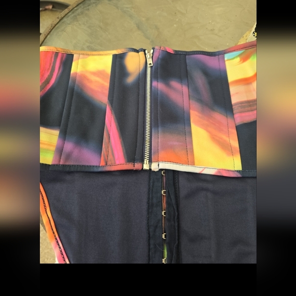 White Fox Bustier in Digital Blue Colorful Abstract Corset Top - Picture 3 of 4